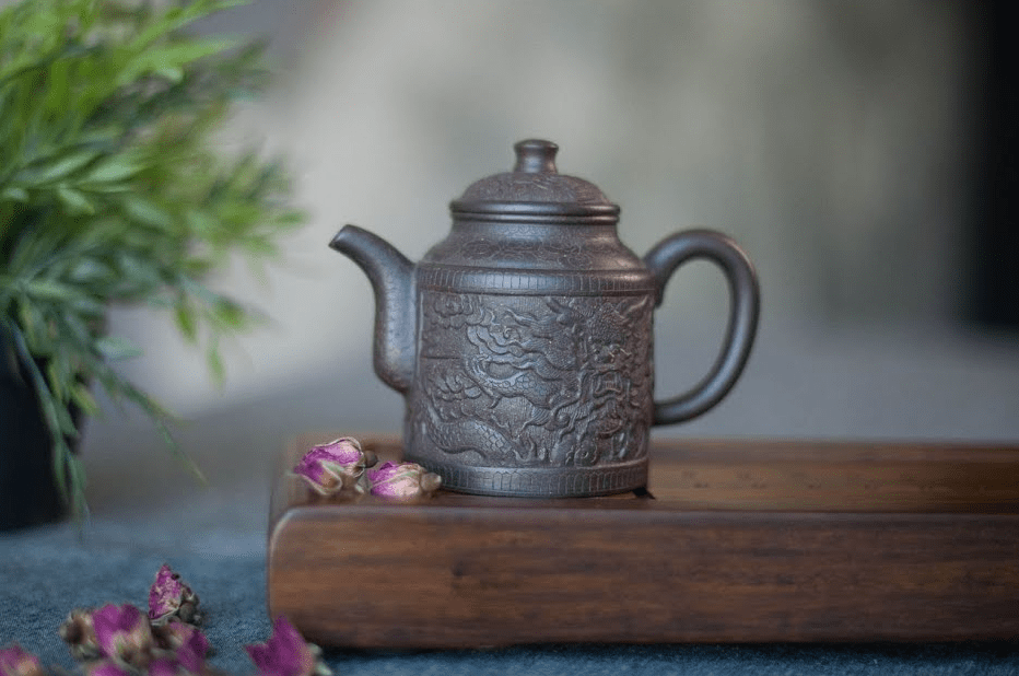 Чайник из фиолетовой глины