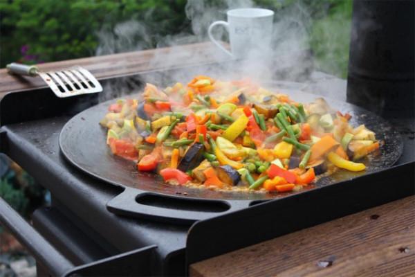 Садж-сковорода – что это такое и как в ней готовить